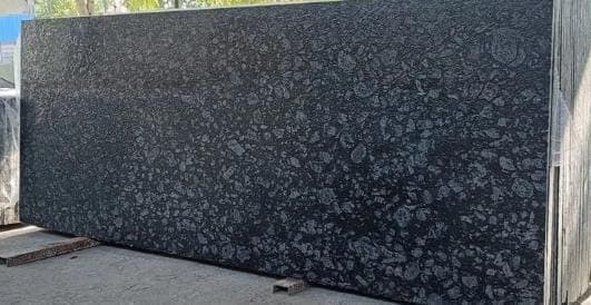 Medium Black Lapatro - G10